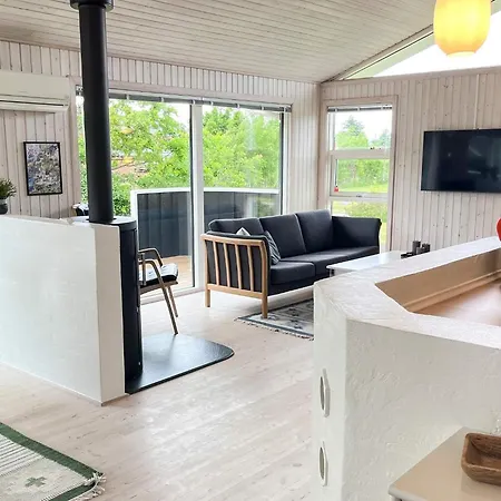 7 Person In Logstor-by Traum Logsted