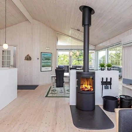 7 Person In Logstor-by Traum Logsted
